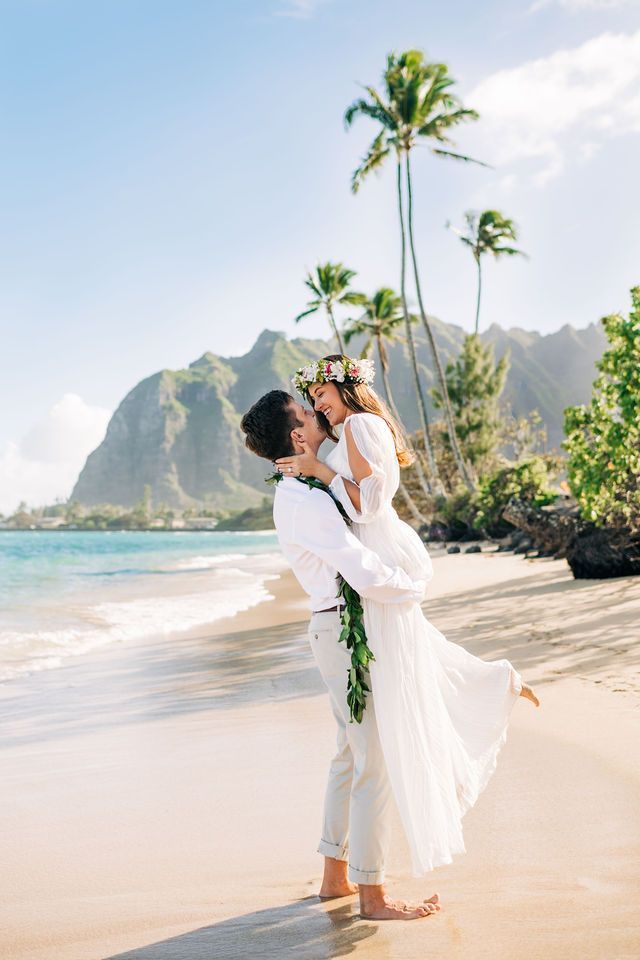 Beach Themed Weddings: A Complete Guide to Coastal Elegance - London Rocks Jewellery