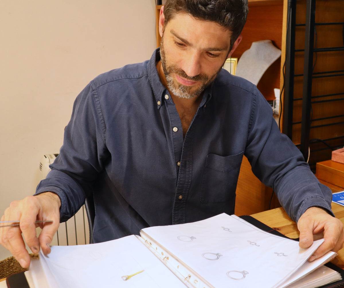 Jewelry image from page: BESPOKE ENGAGEMENT RINGS