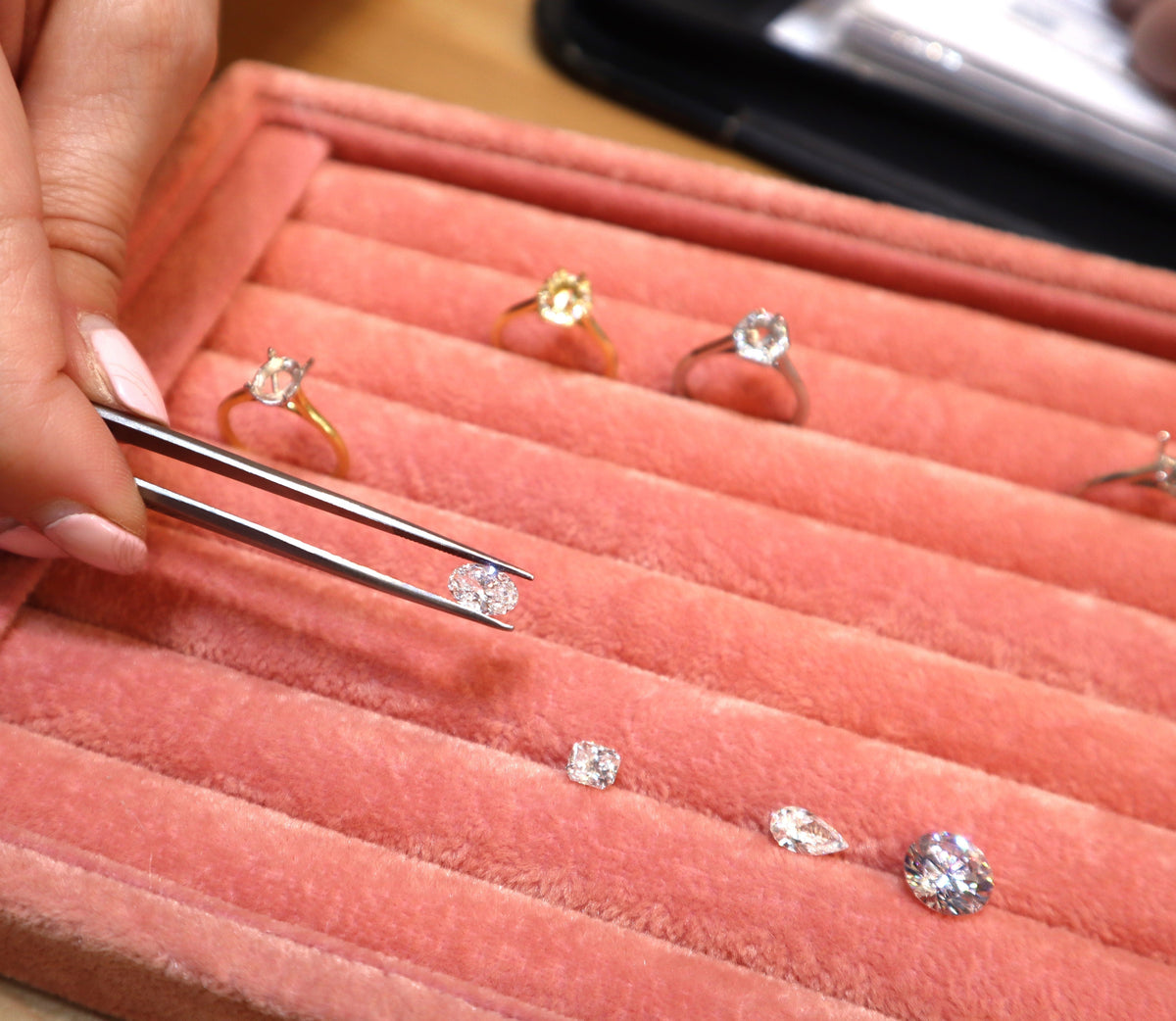 ENGAGEMENT RING LONDON :HOW TO FIND THE PERFECT RING - London Rocks Jewellery